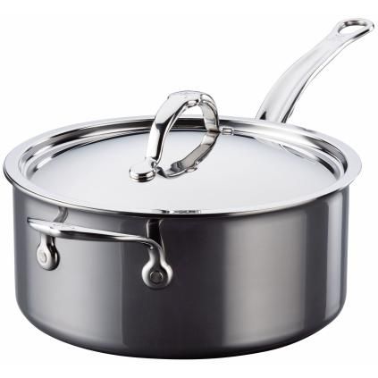 60025 22cm saucepan (1)
