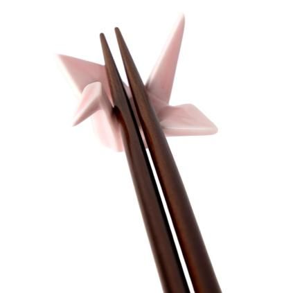 Oblázek na odložení hůlek ORIGAMI CRANE, růžová, keramika, MIJ