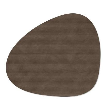 Prostírání CURVE CORDUROY 37 x 44 cm, kaviárová, kůže, LIND DNA
