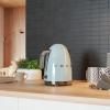 SMEG KONVICE PASTELOVA MODRA SCENA 02
